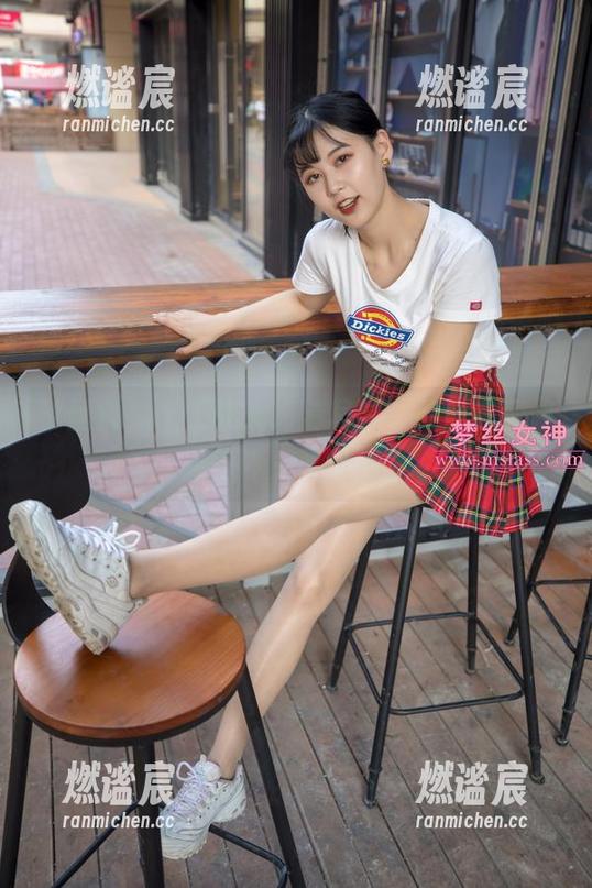 梦丝女神-王晓瑞 梦丝女神 - 王晓瑞高清写真,好像在翻阅一本女神手册