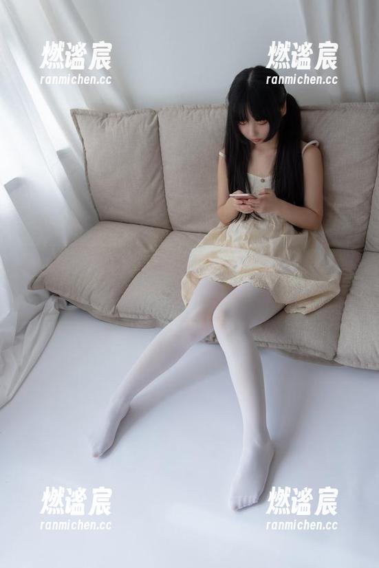 森萝财团-小奶糕Milky 森萝财团 - 短裤与小奶糕Milky的绝妙碰撞:图片精选,瞬间被萌化的瞬间!