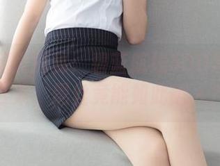 森萝财团大揭秘：碧蓝航线50D黑丝图片合集，黑丝竟能如此撩人？