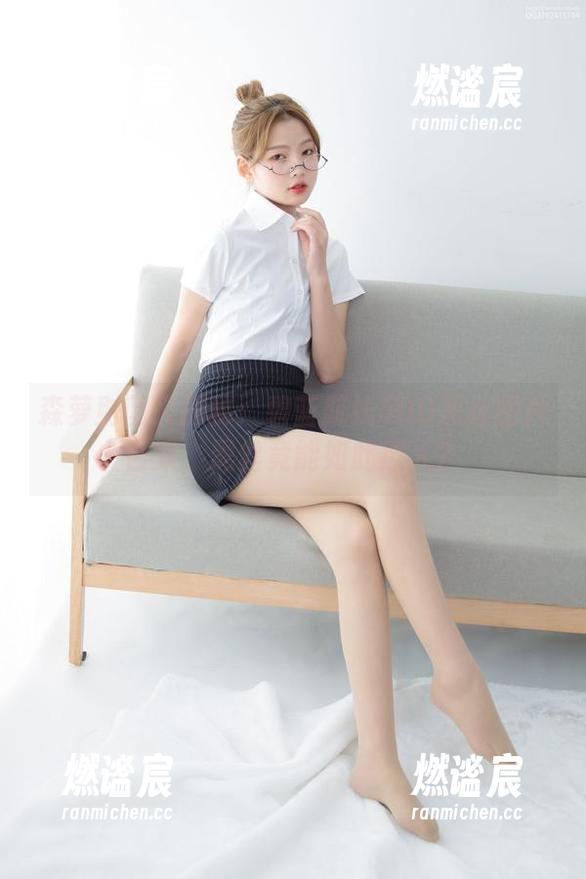 森萝财团 森萝财团大揭秘:碧蓝航线50D黑丝图片合集,黑丝竟能如此撩人?