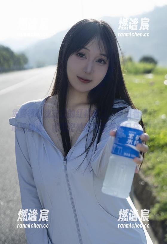 浅安安 免费领略浅安安的红裙魔力,原图看得我心跳加速,就想把她的气息装进口袋里!