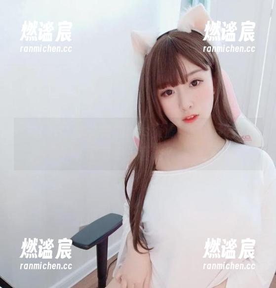 猫九酱 这红色圣诞礼物的cos资源,猫九酱到底有多少套路?