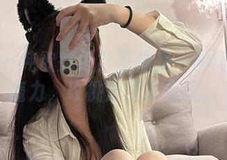微密圈 – 纯欲妹纸？更像是一种无圣光的魔力，玫桃泡芙真会玩。