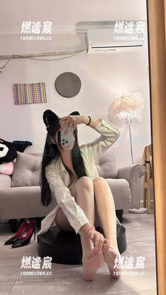 玫桃泡芙 微密圈 - 纯欲妹纸?更像是一种无圣光的魔力,玫桃泡芙真会玩。
