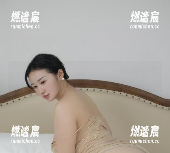 瑜瑾u 微密圈 - 呀!瑜瑾u的可爱直逼心脏,壁纸得立马换新!