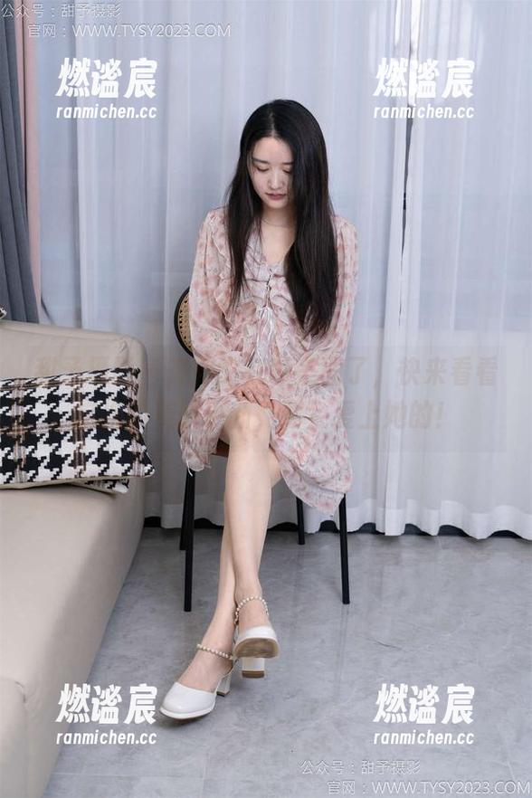 甜予摄影-齐齐 甜予摄影 - 齐齐又在晒美图了,快来看看这次的美脚更新,你会爱上她的!