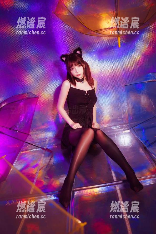 疯猫ss 空姐风格的疯猫ss出演,套图更新就是这么有趣!