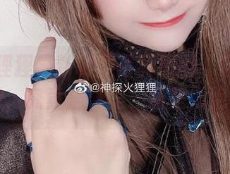 神探火狸狸最新制服写真原图：穿上制服的她，究竟是‘美’还是‘绝’？