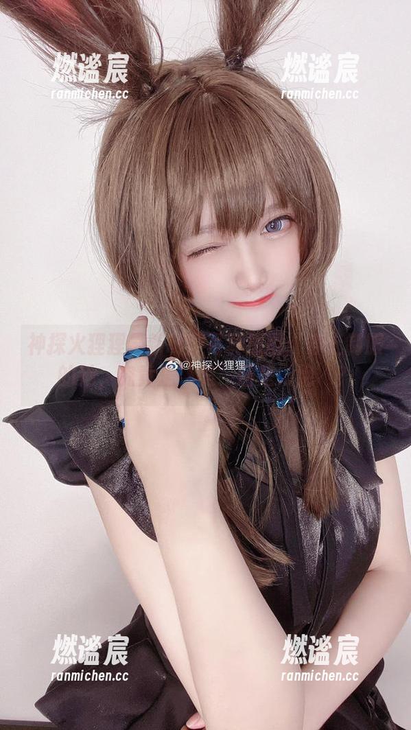 神探火狸狸 神探火狸狸最新制服写真原图:穿上制服的她,究竟是‘美’还是‘绝’?