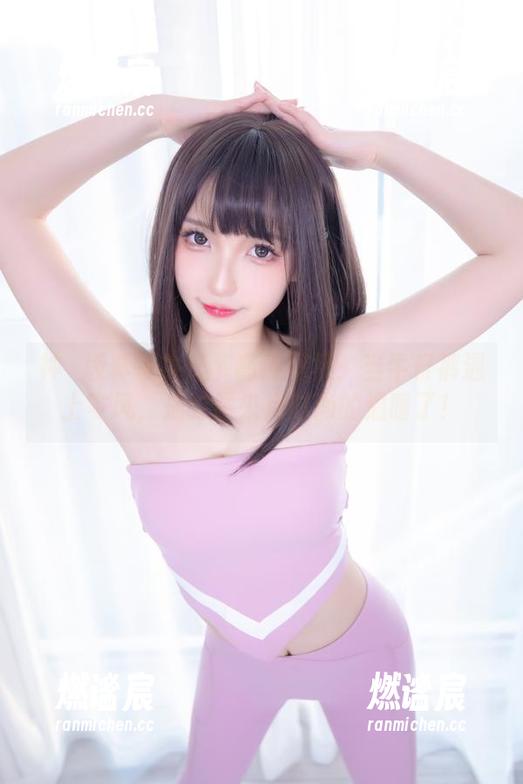 神楽坂真冬 神楽坂真冬牛仔裤高清图集:当牛仔裤遇上寒风,是时候来点时尚的温暖了!