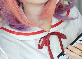 神沢永莉泳装更新：这波光影秀真是让人感觉像在海滩cosparty一样，期待下一季！