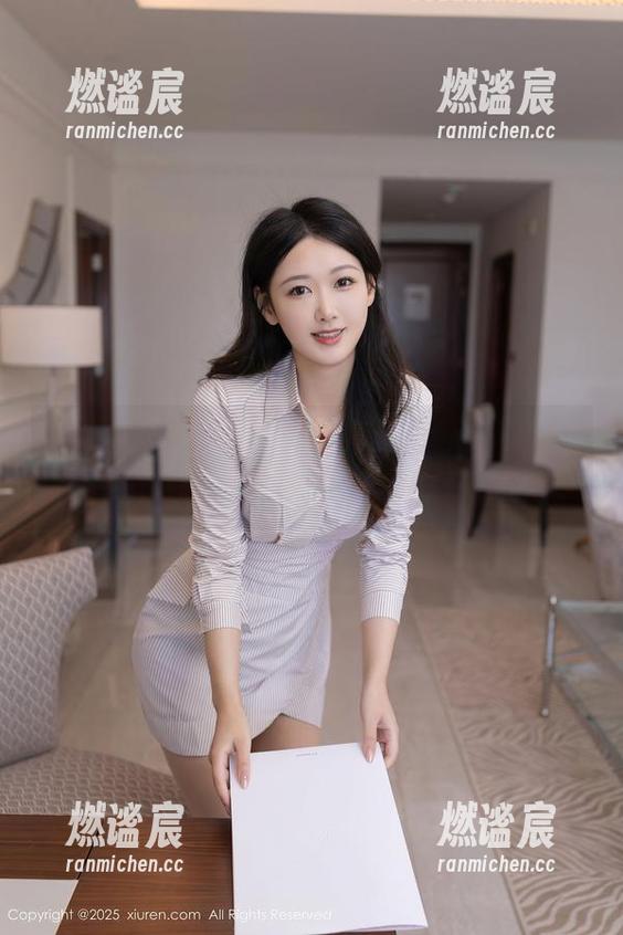 秀人网-唐翩翩 秀人网 - 唐翩翩的女王写真,新发现的下载按钮,感觉要发光了