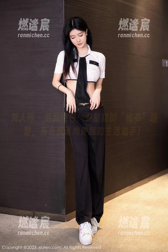 秀人网-尹甜甜 秀人网 - 最新图包:尹甜甜的“秘书”造型,有点想请她做我的生活助手!