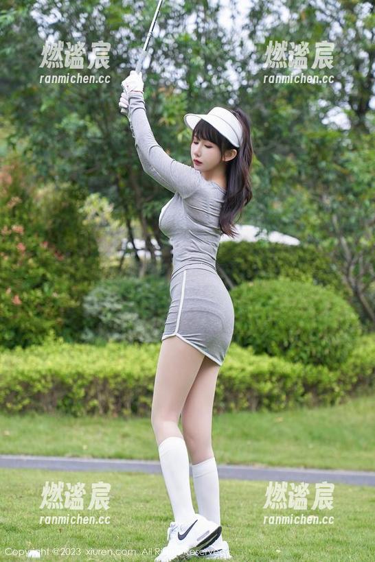 秀人网-杨紫嫣Cynthia 秀人网 - 在线浏览杨紫嫣Cynthia的“美足”,她的脚趾头在叹息吗?我一脸疑惑地想。