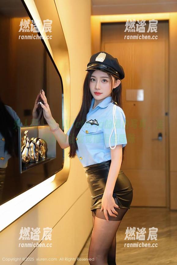 秀人网-果儿Victoria 秀人网 - 果儿Victoria的黑白写真,连阴影都让我觉得有点暧昧