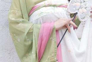 秀人网 – 学妹白浅浅的图集：资源和甜蜜的暧昧随你拿！