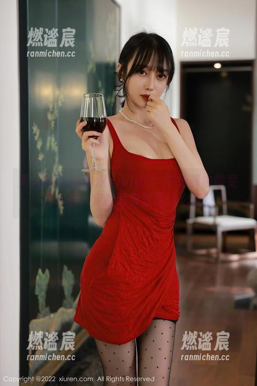 秀人网-金幼汐Vivian 秀人网 - 金幼汐Vivian:牛仔裤也能变艺术品,定制写真就该这么玩!