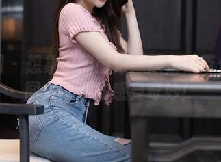 秀人网 – 想象中的厨娘：顾楚楚带你走进图库，下载感受奇妙！
