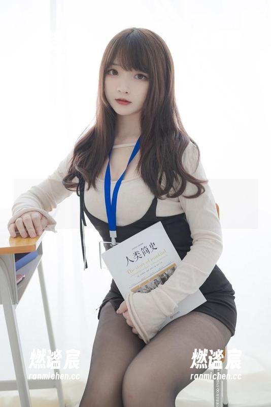 紧急企划-龙崎聆音 紧急企划 - 一场无法抗拒的视觉约会:龙崎聆音礼服全集下载!