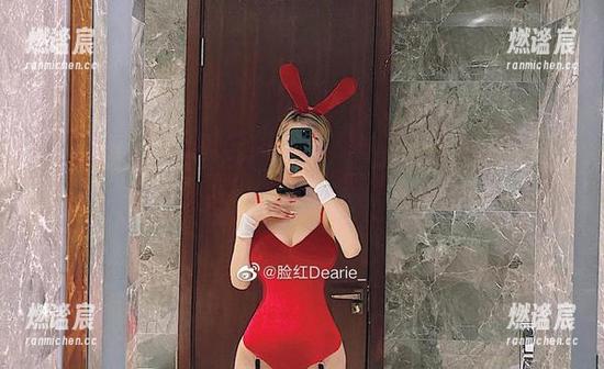 脸红Dearie 微密圈 - 这黑丝腿真是天上掉下来的,脸红Dearie图包等你来发现,更新!
