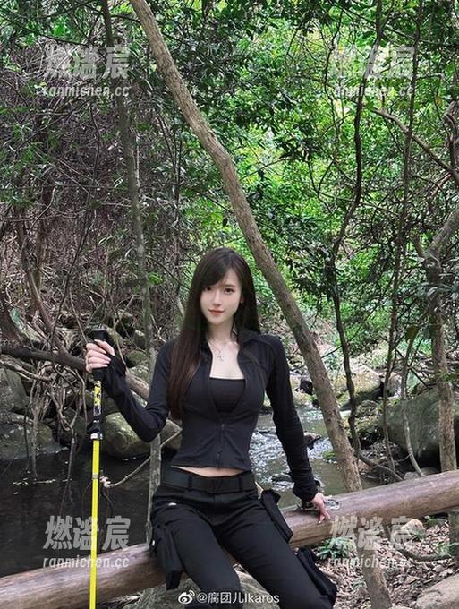 腐团儿Ikaros 腐团儿Ikaros穿吊带的样子让我想起了夏天的梦,美图和资源都超赞!