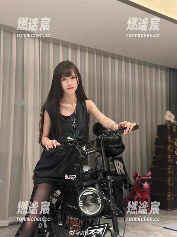 腐团儿Ikaros 再不在线就错过啦!腐团儿Ikaros短裤高清魅力,怎么能不看?