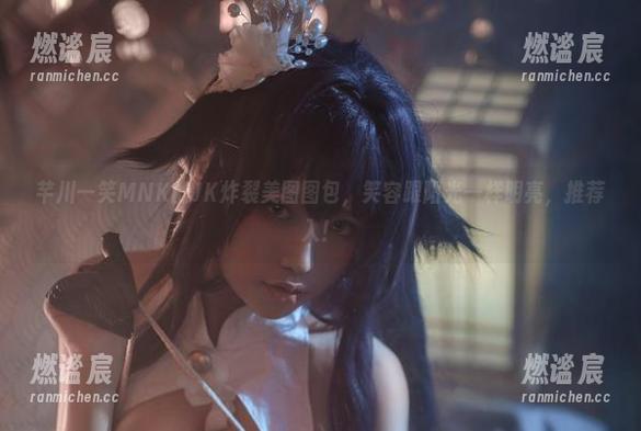 芊川一笑MNK 芊川一笑MNK的JK炸裂美图图包,笑容跟阳光一样明亮,推荐入!