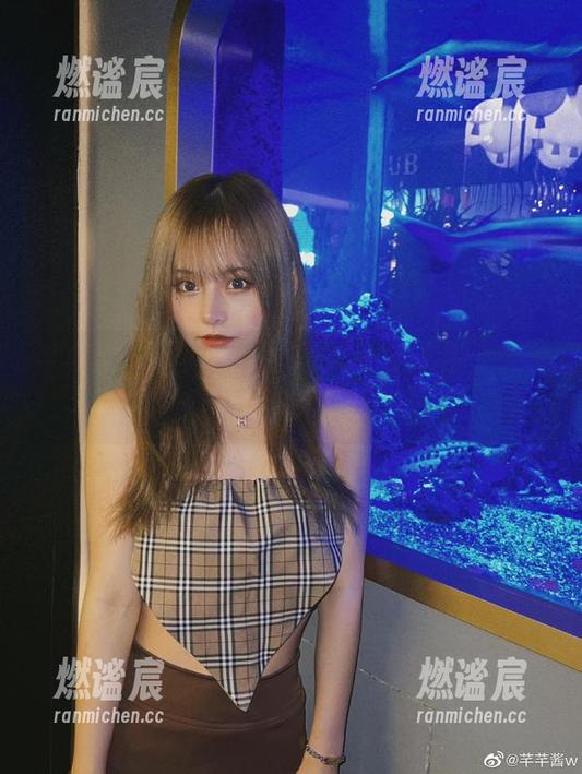 芊芊酱w 芊芊酱w带你飞,网盘JK合集教你什么叫做“风骚不带走”!