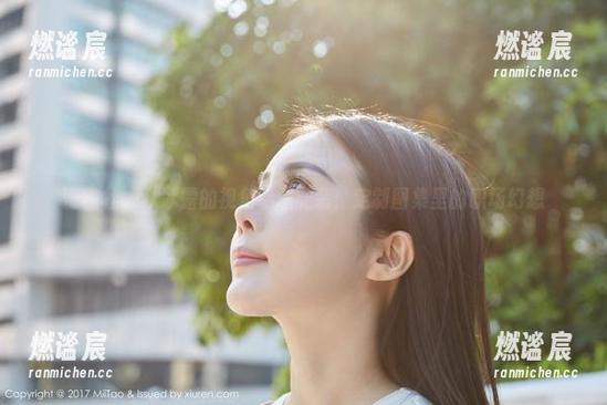 蜜桃社 - 从冰露的视角看职业装：定制图集里的职场幻想