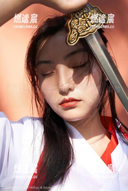 蜜桃社-初月 蜜桃社 - 让人呆住的初月美脚作品,真的有点过分了……