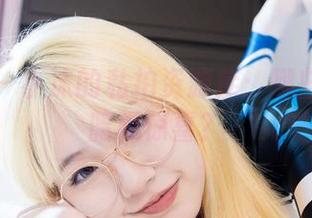 袜啵啵 – 小沫的私拍资源库：哪些短肉丝暗藏惊喜？