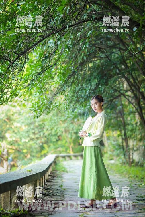 轰趴猫-可乐Vicky 轰趴猫 - 可乐Vicky的女仆写真,原图曝光!我在想,这么可爱她是不是有毒?
