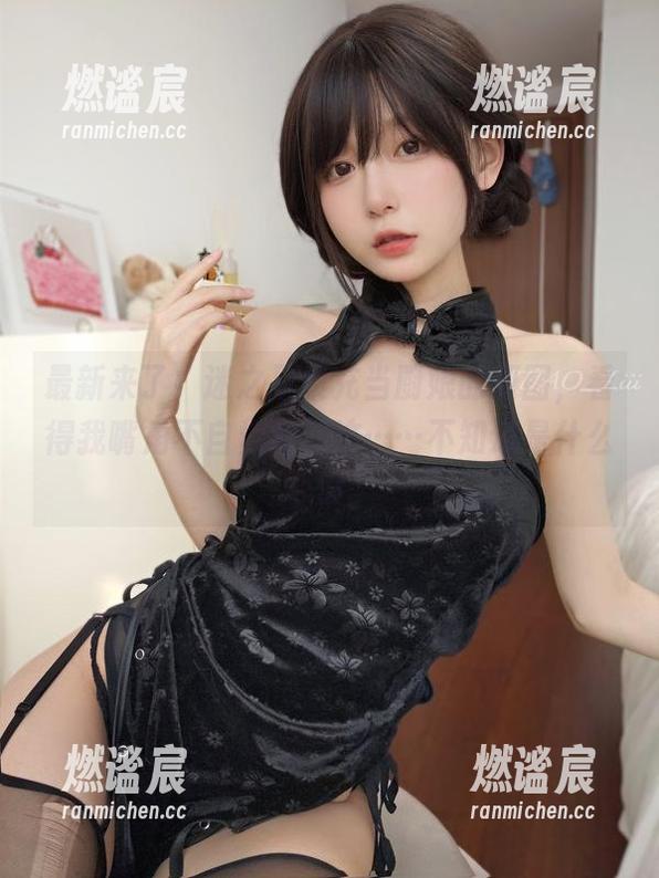 迷之呆梨 最新来了!迷之呆梨充当厨娘的原图,看得我嘴角不自觉勾起这……不知道是什么心情。