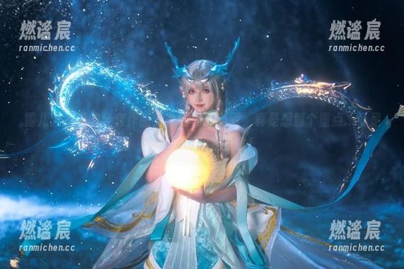 露儿大魔王 露儿大魔王的全套作品,礼服如此美丽,真是想划个重点...可是脚后跟真的是要命!
