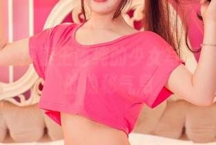 青豆客 – 探索王语纯的少女写真：图库里的隐秘气息