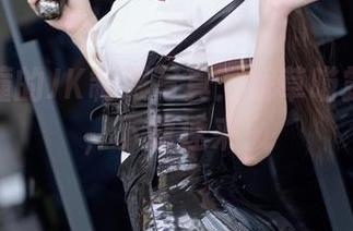 小露乱撞的JK制服写真：香草喵露露来撩，下载速来！
