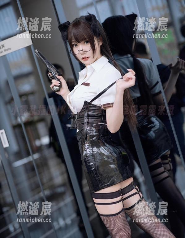香草喵露露 小露乱撞的JK制服写真:香草喵露露来撩,下载速来!