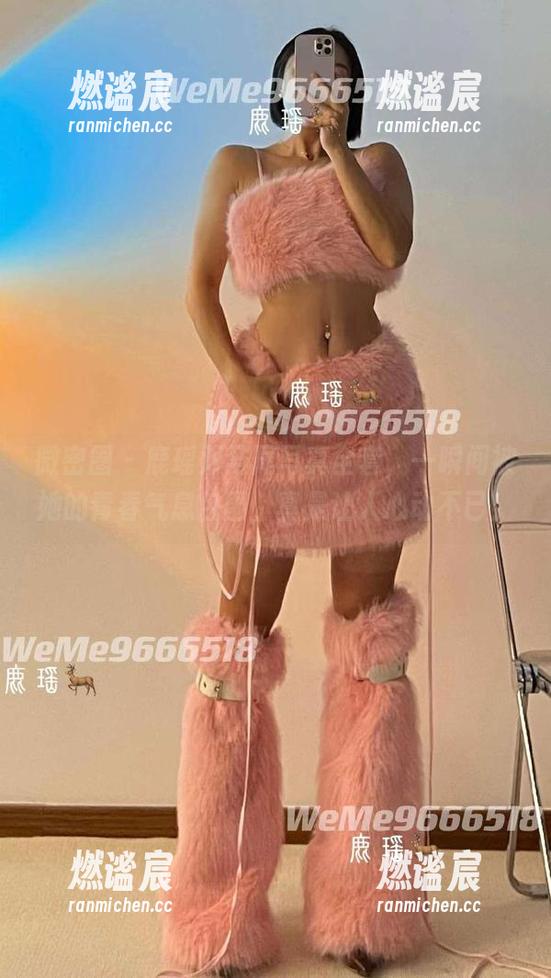 鹿瑶 微密圈 - 鹿瑶双马尾写真全套,一瞬间被她的青春气息包围,真是让人心动不已!