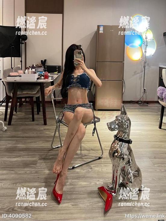 黎允熙 微密圈 - 黎允熙的圣诞女王特辑:原图曝光,怎么暗示这么多?